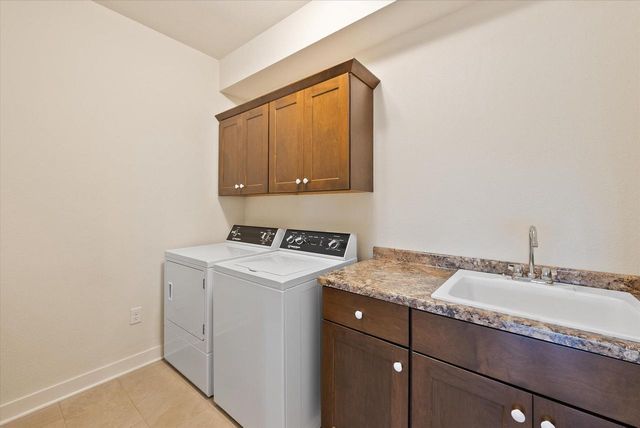 4756 S Lynn DRIVE, New Berlin, WI 53151