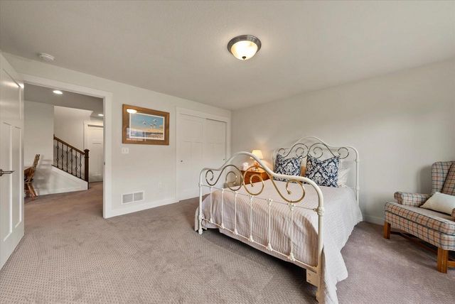 4756 S Lynn DRIVE, New Berlin, WI 53151