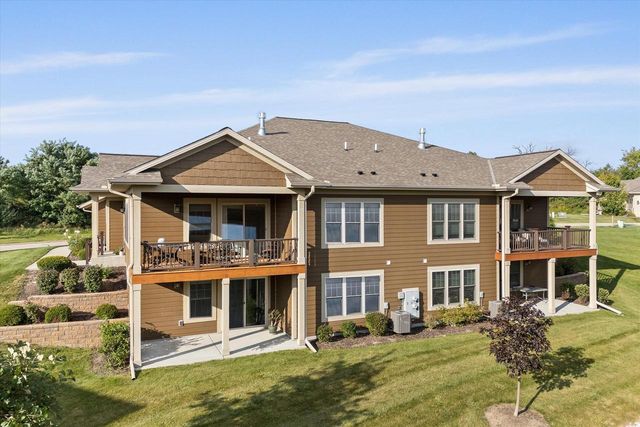 4756 S Lynn DRIVE, New Berlin, WI 53151