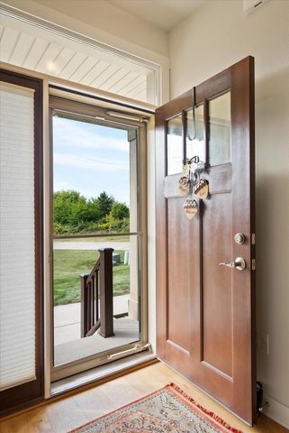 4756 S Lynn DRIVE, New Berlin, WI 53151