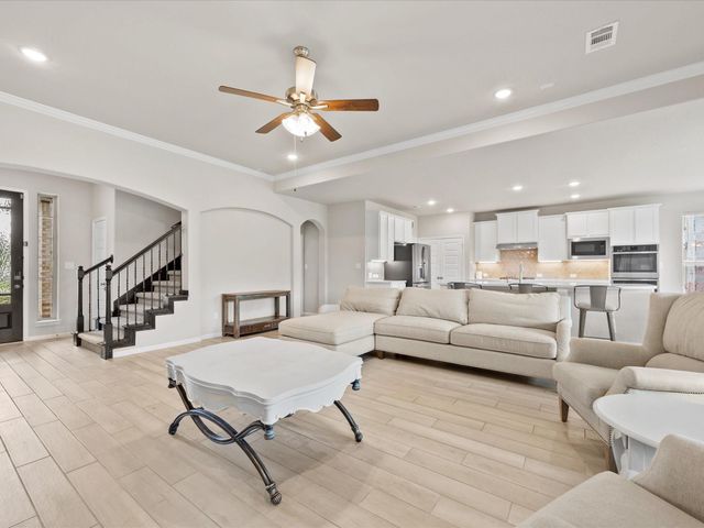 262 Peninsula Point Drive, Montgomery, TX 77356