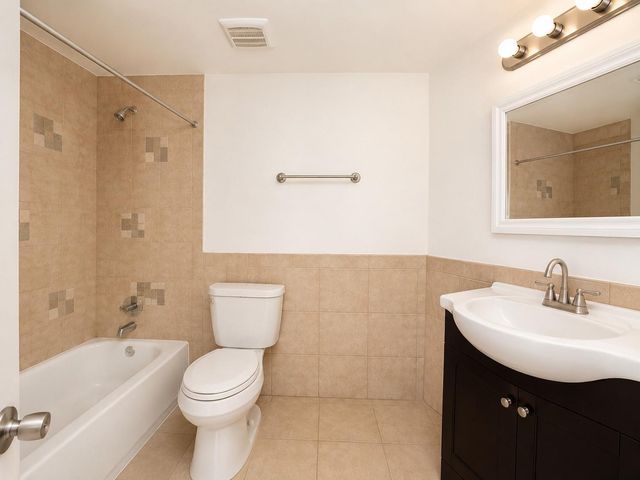 10811 Richmond Avenue 30, Houston, TX 77042