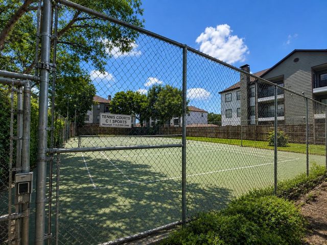 10811 Richmond Avenue 30, Houston, TX 77042
