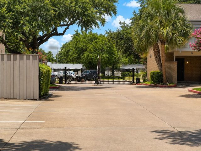 10811 Richmond Avenue 30, Houston, TX 77042