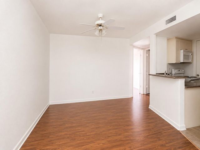 10811 Richmond Avenue 30, Houston, TX 77042