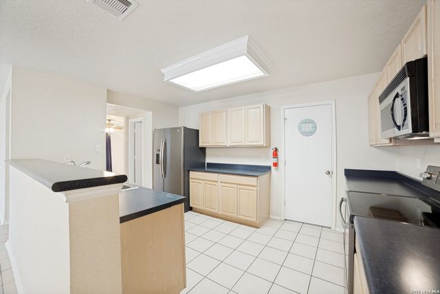 7718 Cavern Hill, San Antonio, TX 78254