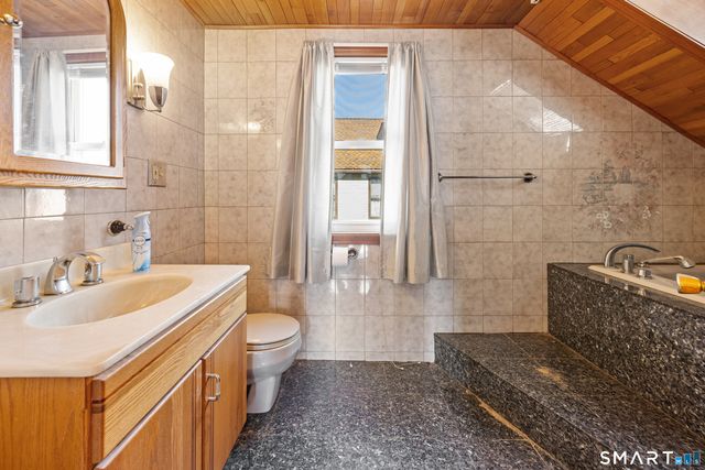 88 Cynthia Street, Waterbury, CT 06708