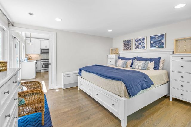 15 Halyard Circle, Mashpee, MA 02649