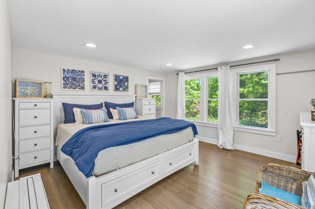 15 Halyard Circle, Mashpee, MA 02649