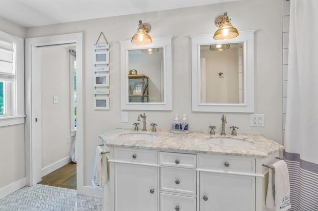 15 Halyard Circle, Mashpee, MA 02649