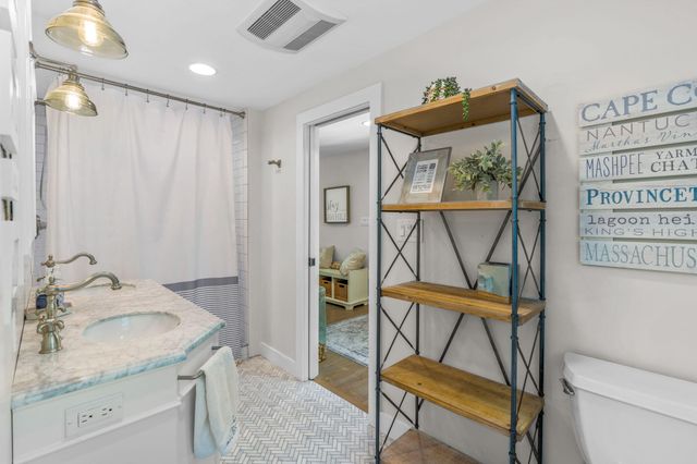 15 Halyard Circle, Mashpee, MA 02649