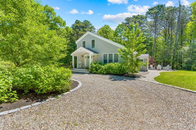 15 Halyard Circle, Mashpee, MA 02649