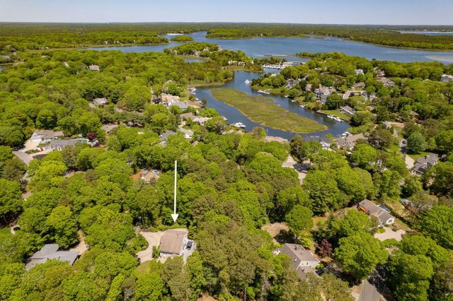 15 Halyard Circle, Mashpee, MA 02649