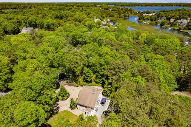 15 Halyard Circle, Mashpee, MA 02649