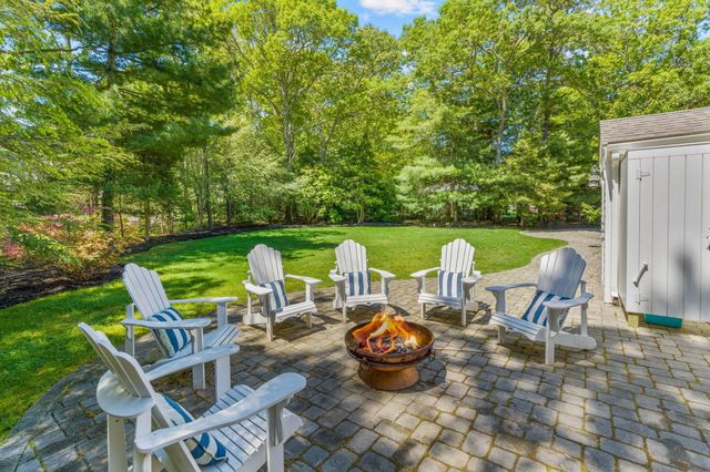 15 Halyard Circle, Mashpee, MA 02649