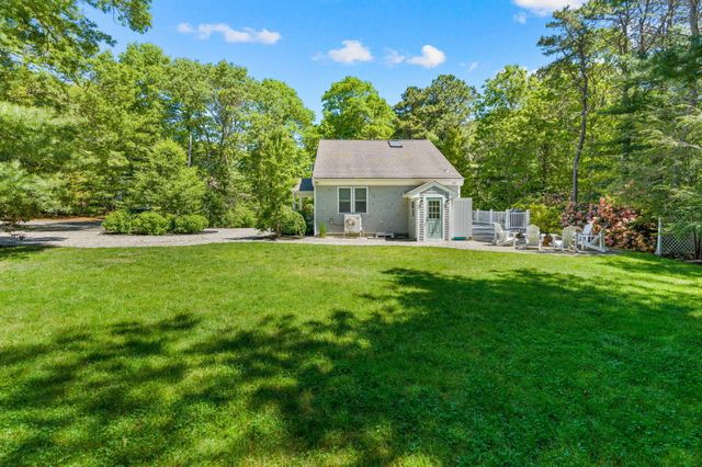 15 Halyard Circle, Mashpee, MA 02649