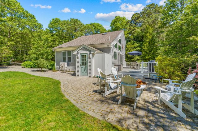 15 Halyard Circle, Mashpee, MA 02649
