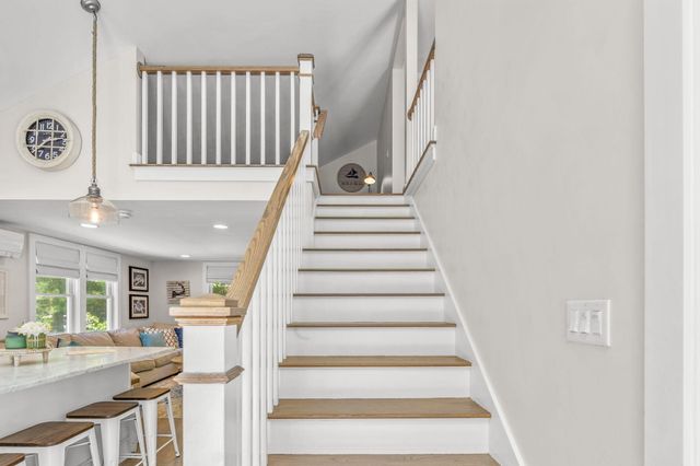 15 Halyard Circle, Mashpee, MA 02649