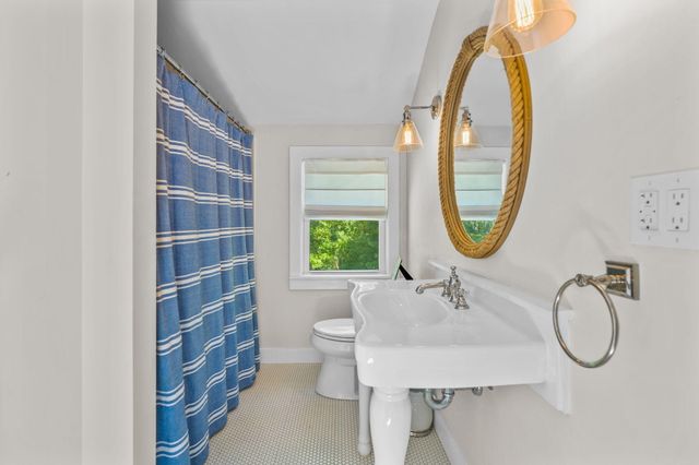 15 Halyard Circle, Mashpee, MA 02649