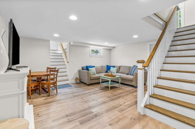 15 Halyard Circle, Mashpee, MA 02649