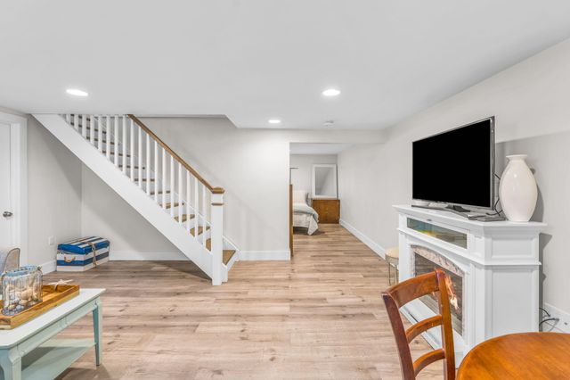 15 Halyard Circle, Mashpee, MA 02649