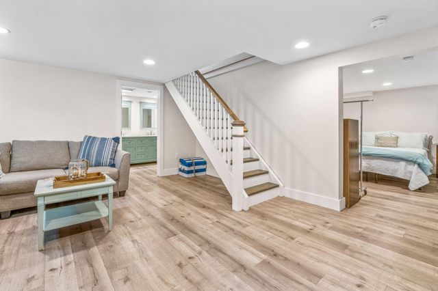 15 Halyard Circle, Mashpee, MA 02649