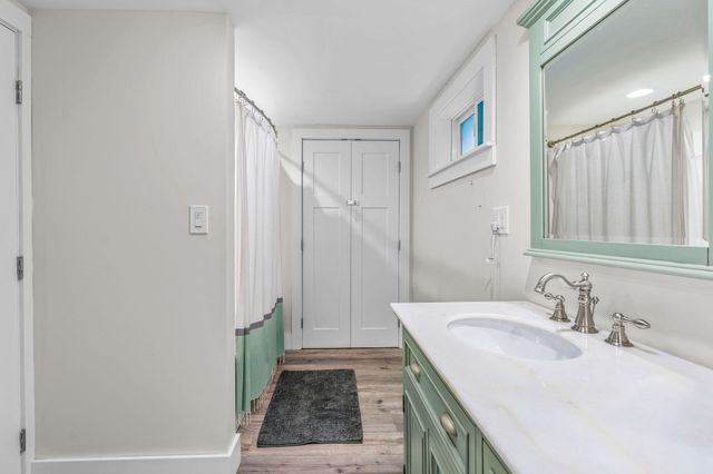 15 Halyard Circle, Mashpee, MA 02649