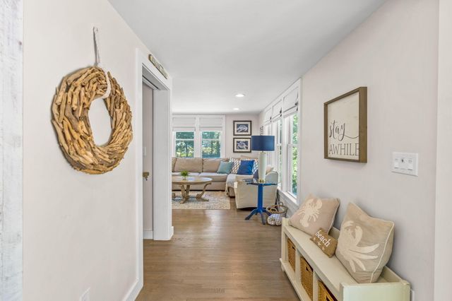 15 Halyard Circle, Mashpee, MA 02649