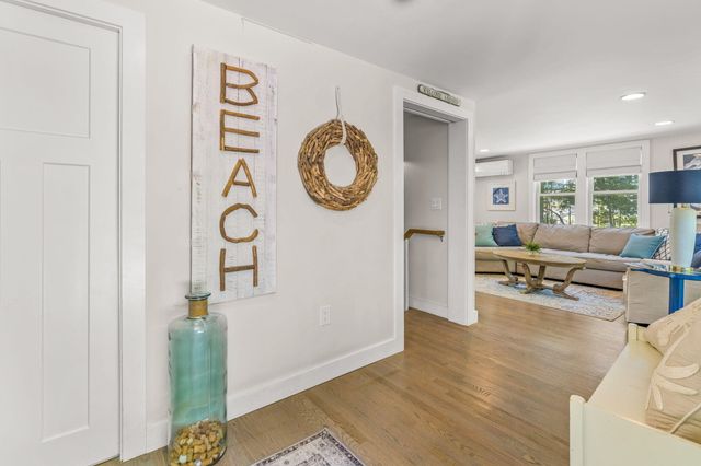 15 Halyard Circle, Mashpee, MA 02649