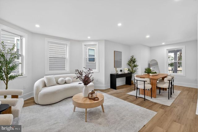 907 LAWRENCE ST NE, Washington, DC 20017