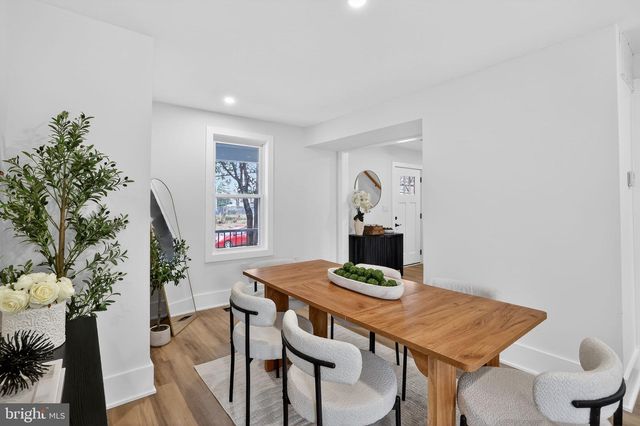 907 LAWRENCE ST NE, Washington, DC 20017