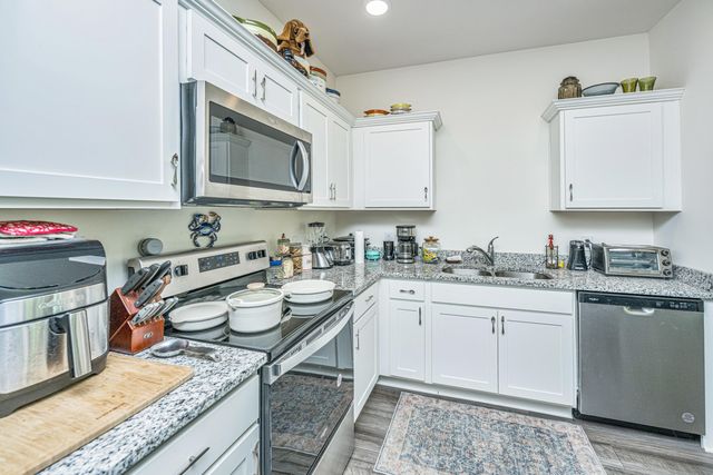 201 Trumpet Vine Drive, Summerville, SC 29486
