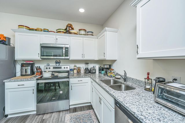 201 Trumpet Vine Drive, Summerville, SC 29486