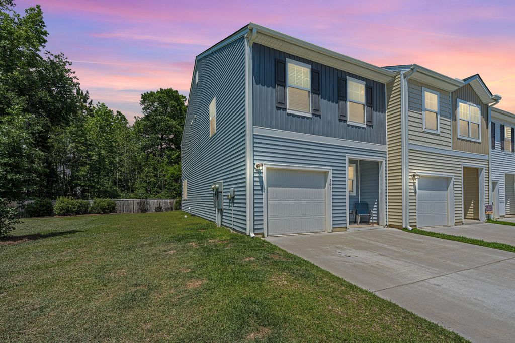 201 Trumpet Vine Drive, Summerville, SC 29486