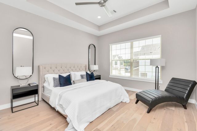 305 Queen Sude Lane, Houston, TX 77091