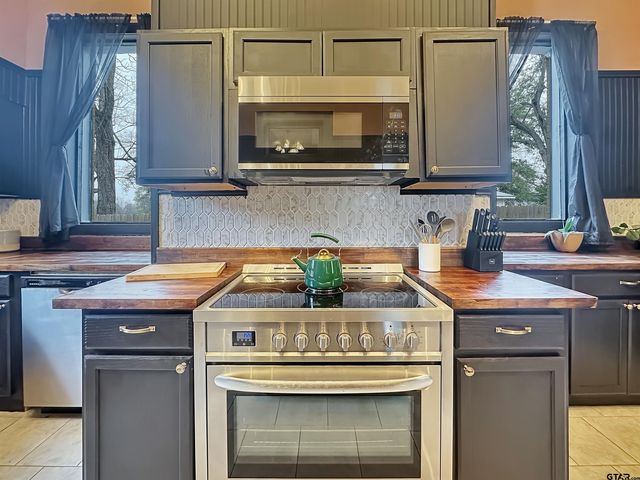 406 W 1st Street, Mount Pleasant, TX 75455