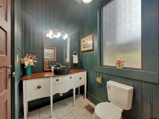 406 W 1st Street, Mount Pleasant, TX 75455