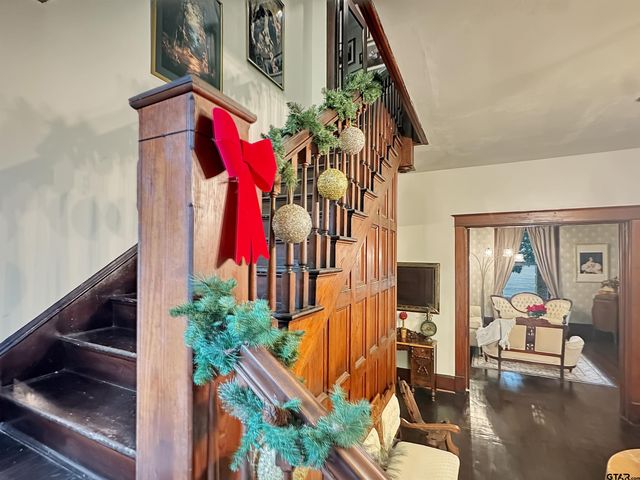 406 W 1st Street, Mount Pleasant, TX 75455