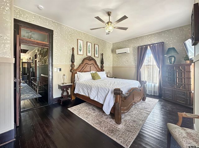 406 W 1st Street, Mount Pleasant, TX 75455