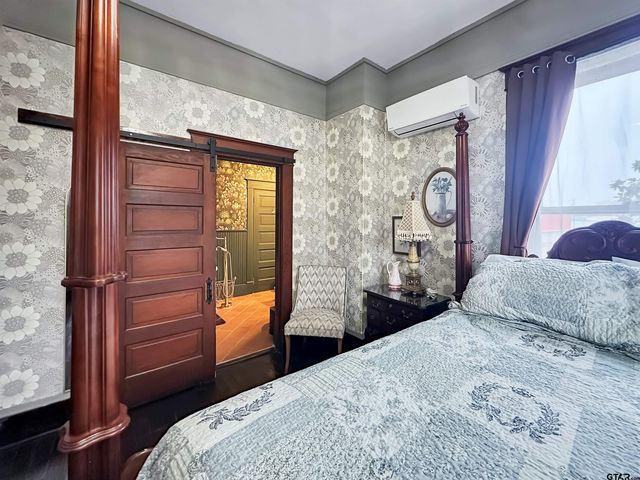 406 W 1st Street, Mount Pleasant, TX 75455