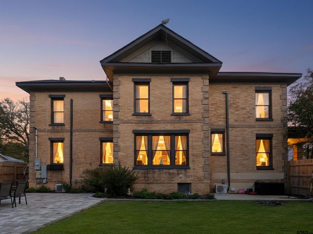 406 W 1st Street, Mount Pleasant, TX 75455