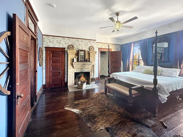 406 W 1st Street, Mount Pleasant, TX 75455