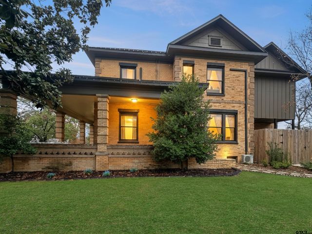 406 W 1st Street, Mount Pleasant, TX 75455