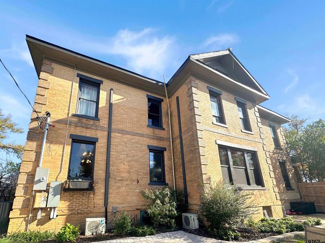 406 W 1st Street, Mount Pleasant, TX 75455