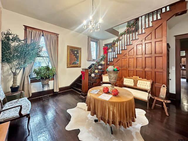 406 W 1st Street, Mount Pleasant, TX 75455