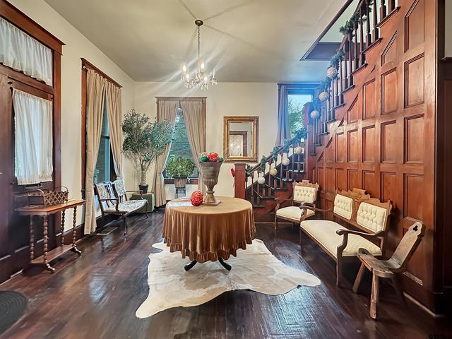 406 W 1st Street, Mount Pleasant, TX 75455