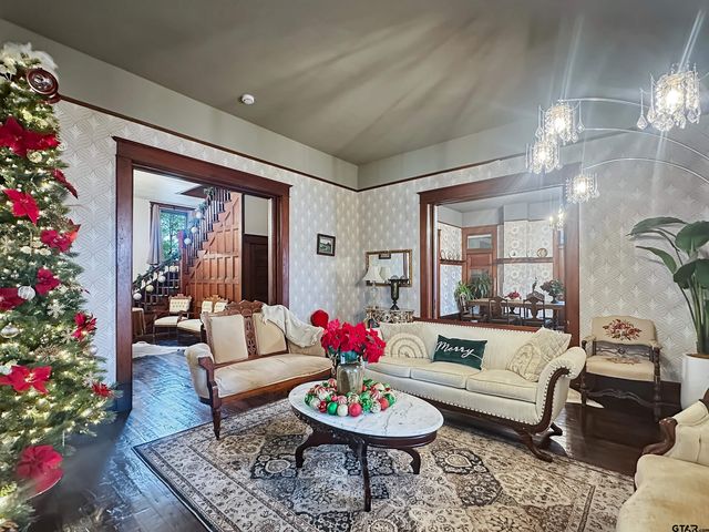 406 W 1st Street, Mount Pleasant, TX 75455