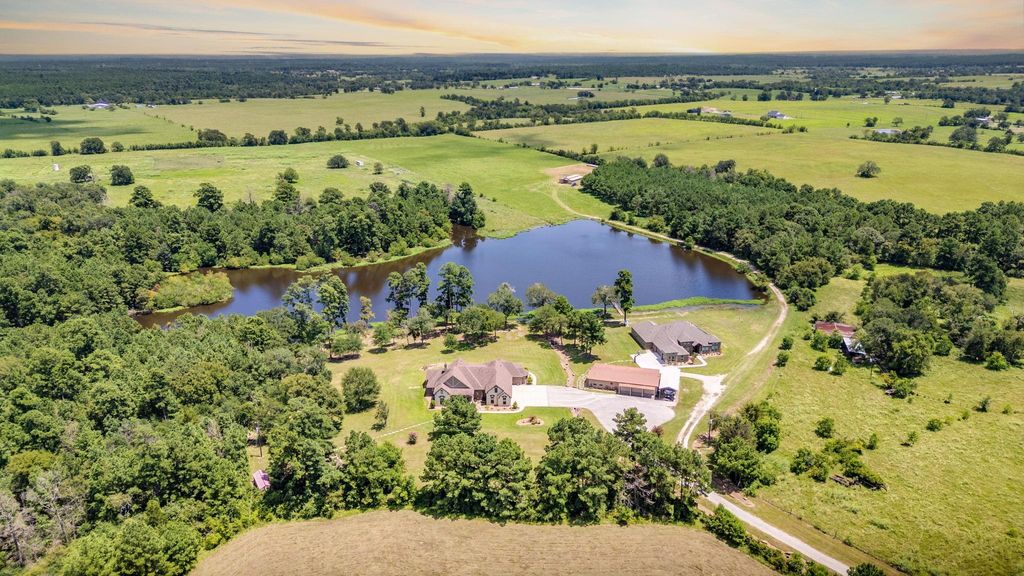 1723 County Road 211, Anderson, TX 77830