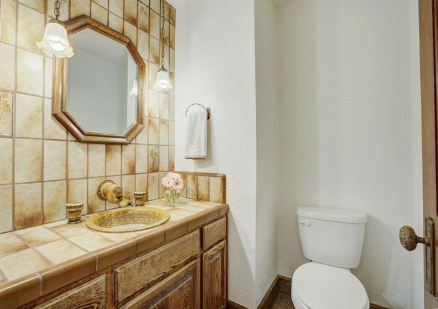 8115 S Lake Cir, Granite Bay, CA 95746