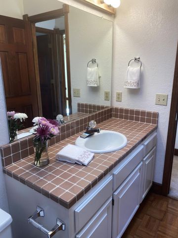 8115 S Lake Cir, Granite Bay, CA 95746